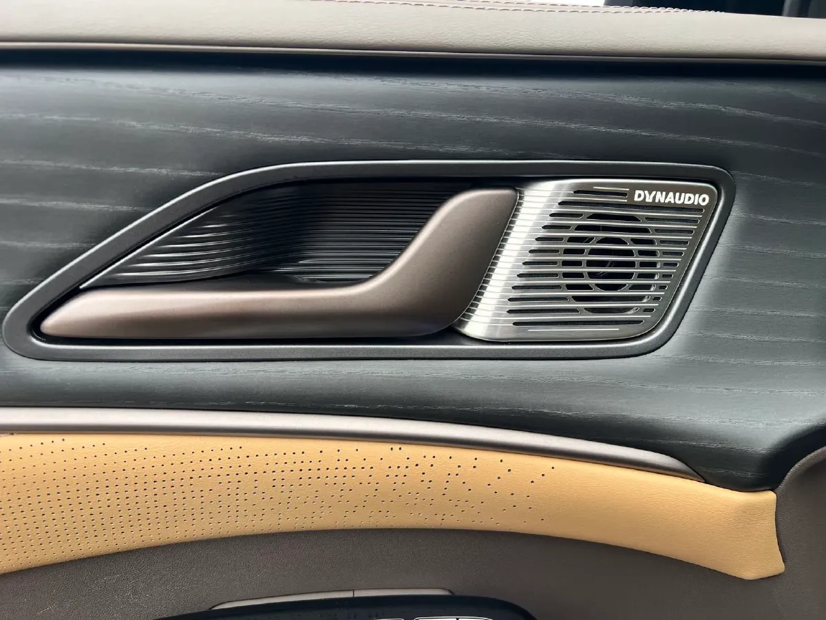 2022 HongQi HS7 3.0T 337HP V6 8AT,autocango,china used car exporter,china ev exporter,chinese used car exporter,chinese used ev exporter