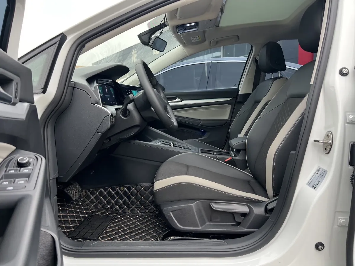 2023 Volkswagen Golf 1.4T 150HP L4 7DCT,autocango,china used car exporter,china ev exporter,chinese used car exporter,chinese used ev exporter