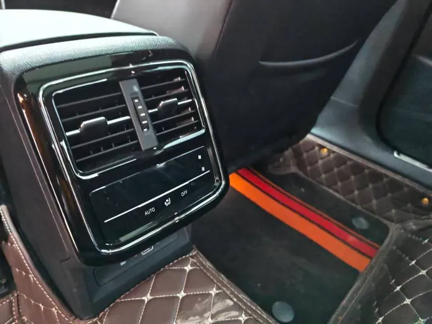 2024 Volkswagen Passat 2.0T 220HP L4 7DCT,autocango,china used car exporter,china ev exporter,chinese used car exporter,chinese used ev exporter