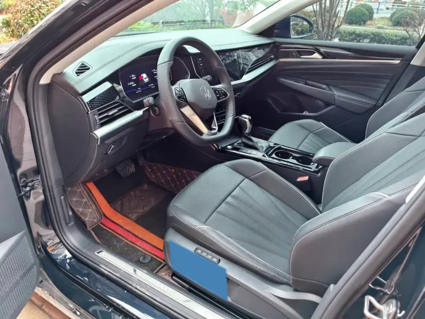 2024 Volkswagen Passat 2.0T 220HP L4 7DCT,autocango,china used car exporter,china ev exporter,chinese used car exporter,chinese used ev exporter