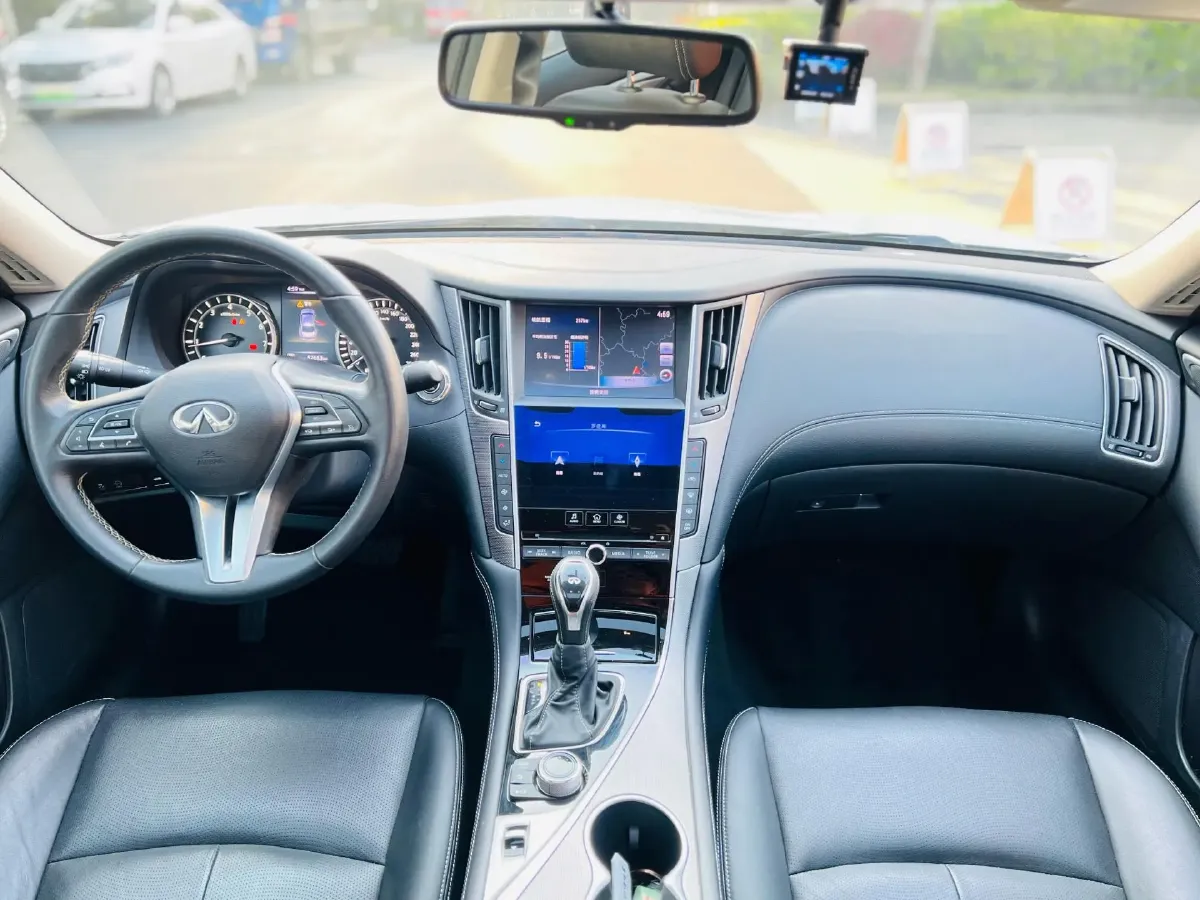 2018 Jeep Grand Commander 2.0T 265HP L4 9AT,autocango,china used car exporter,china ev exporter,chinese used car exporter,chinese used ev exporter