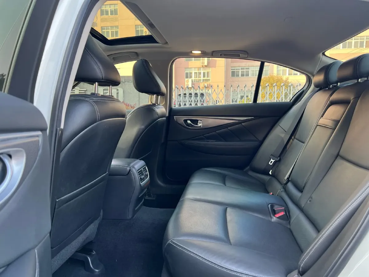 2018 Jeep Grand Commander 2.0T 265HP L4 9AT,autocango,china used car exporter,china ev exporter,chinese used car exporter,chinese used ev exporter