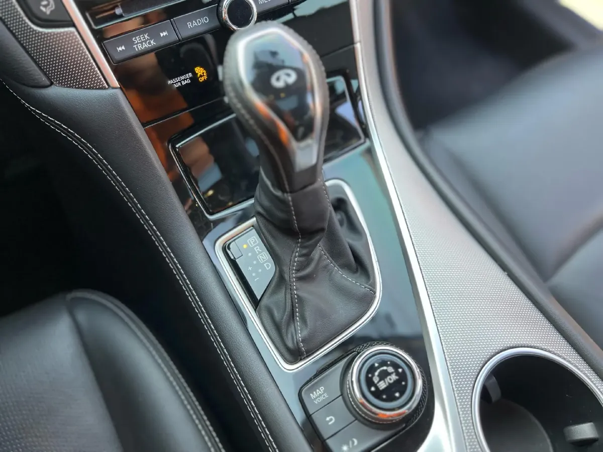 2018 Jeep Grand Commander 2.0T 265HP L4 9AT,autocango,china used car exporter,china ev exporter,chinese used car exporter,chinese used ev exporter