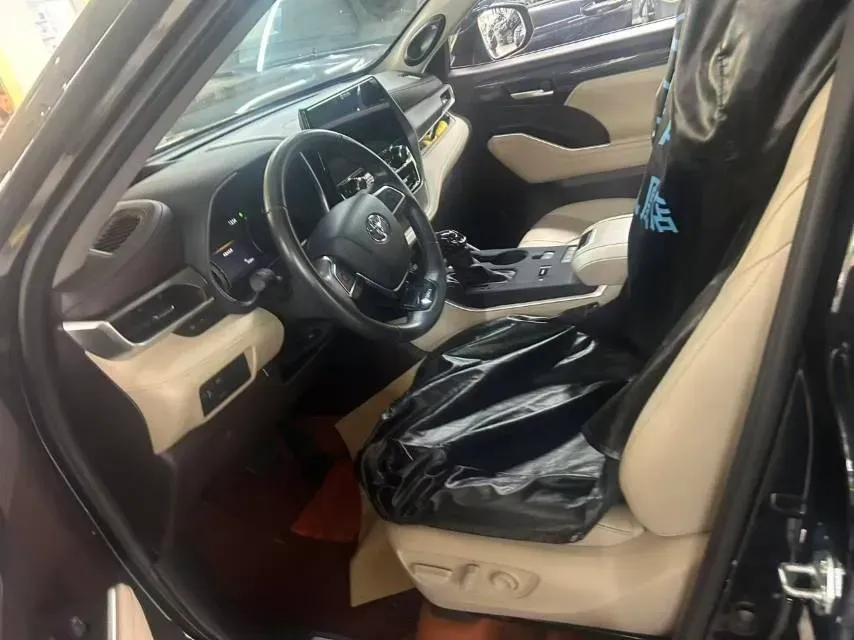 2023 Toyota Highlander 2.5L 189HP L4 E-CVT Hybrid,autocango,china used car exporter,china ev exporter,chinese used car exporter,chinese used ev exporter