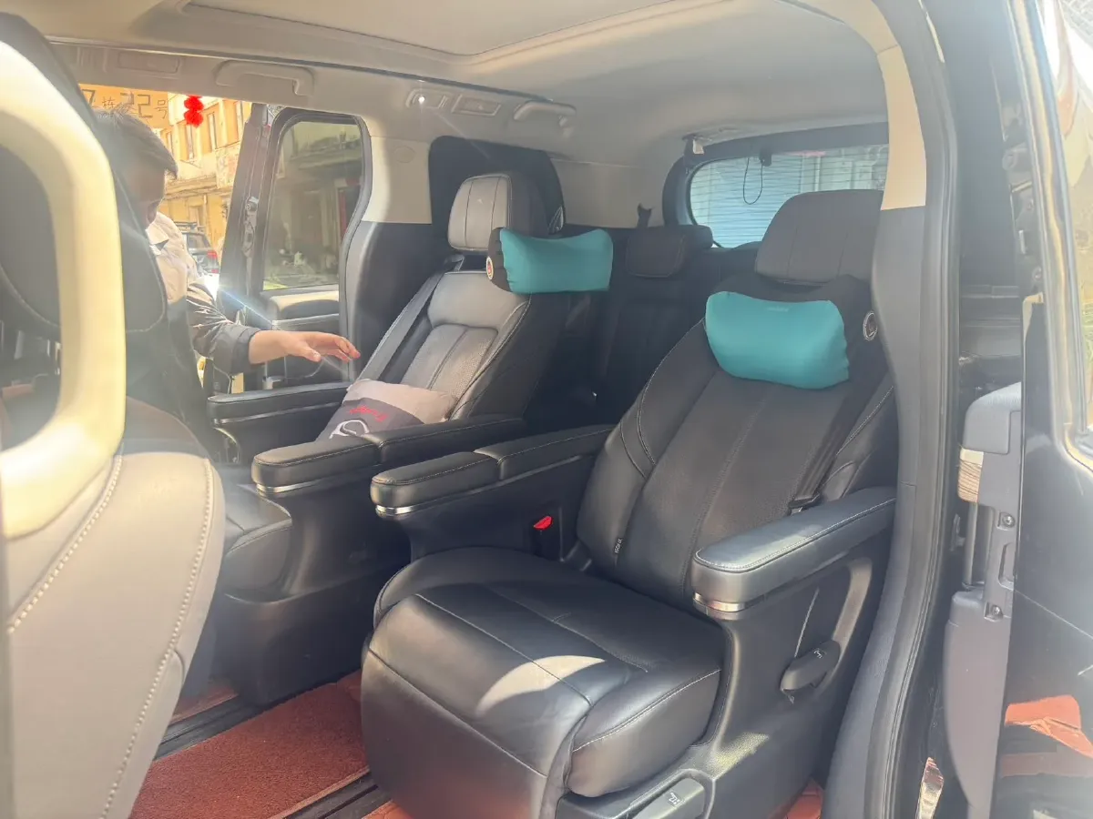 2021 GAC Trumpchi M8 2.0T 252HP L4 8AT,autocango,china used car exporter,china ev exporter,chinese used car exporter,chinese used ev exporter