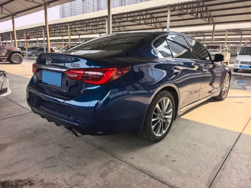 2018 Jeep Grand Commander 2.0T 265HP L4 9AT,autocango,china used car exporter,china ev exporter,chinese used car exporter,chinese used ev exporter