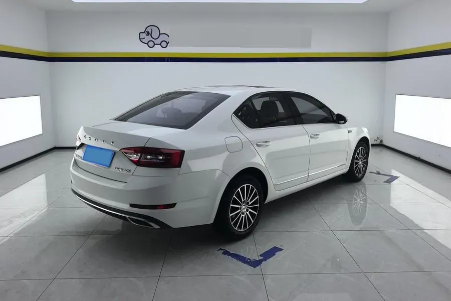 2019 Skoda Octavia 1.5L 116HP L4 6AT,autocango,china used car exporter,china ev exporter,chinese used car exporter,chinese used ev exporter