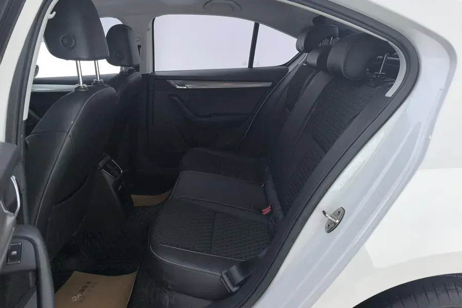 2019 Skoda Octavia 1.5L 116HP L4 6AT,autocango,china used car exporter,china ev exporter,chinese used car exporter,chinese used ev exporter