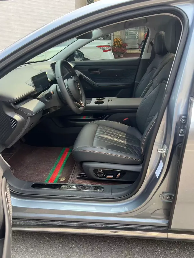 2025 BaoJun XiangJing 1.5T 143HP L4 1DHT PHEV,autocango,china used car exporter,china ev exporter,chinese used car exporter,chinese used ev exporter