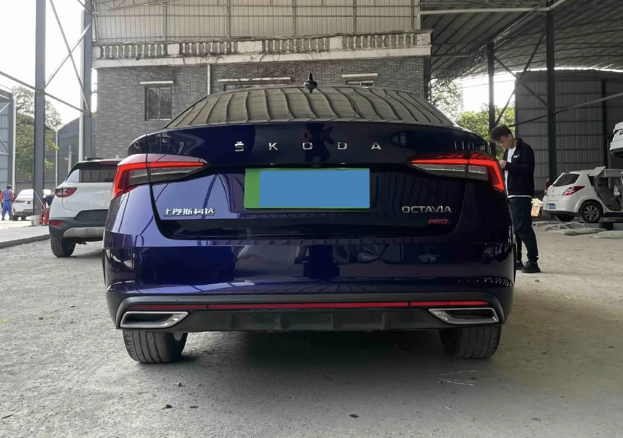 2022 Skoda Octavia 1.4T 150HP L4 7DCT,autocango,china used car exporter,china ev exporter,chinese used car exporter,chinese used ev exporter