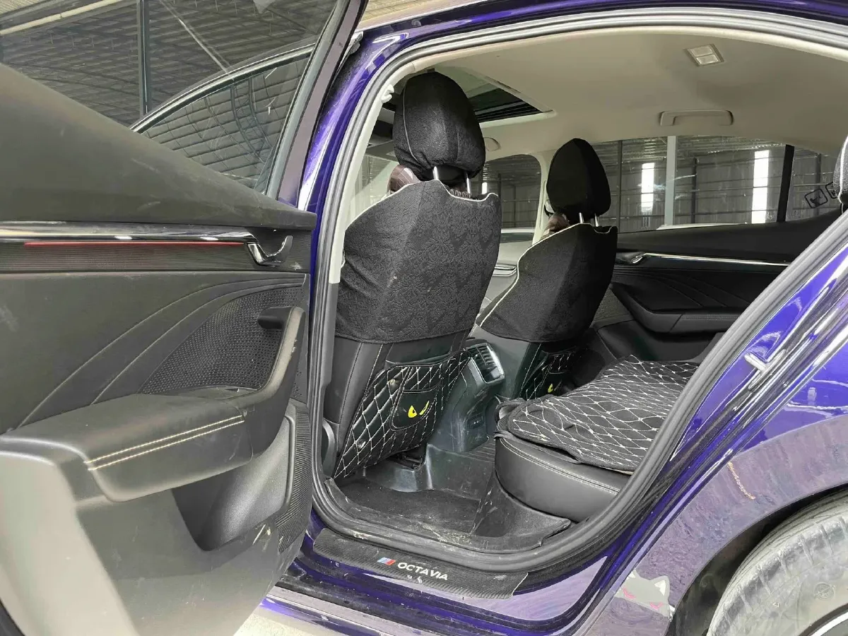 2022 Skoda Octavia 1.4T 150HP L4 7DCT,autocango,china used car exporter,china ev exporter,chinese used car exporter,chinese used ev exporter