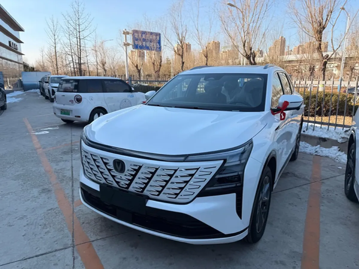 2025 ChangAn CS75 Plus 1.5T 192HP L4 8AT,autocango,china used car exporter,china ev exporter,chinese used car exporter,chinese used ev exporter