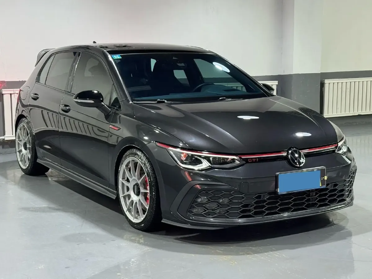 2023 Volkswagen GolfGTI 2.0T 220HP L4 7DCT,autocango,china used car exporter,china ev exporter,chinese used car exporter,chinese used ev exporter