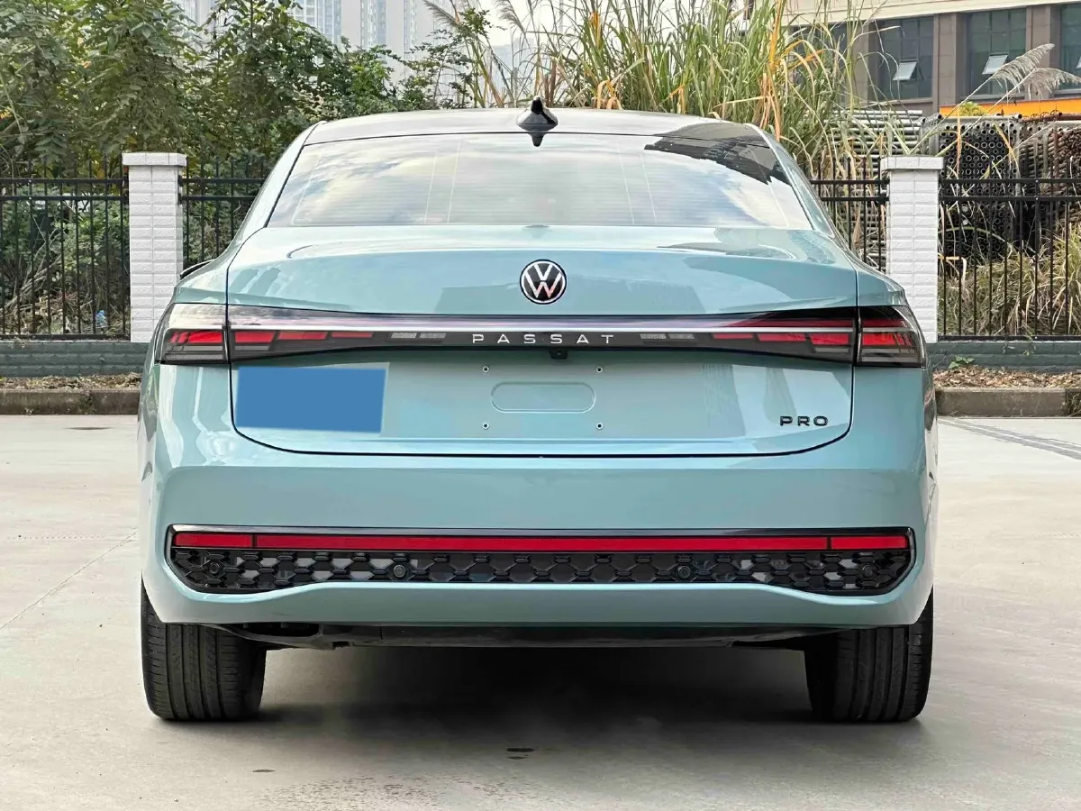 2025 Volkswagen Passat 2.0T 220HP L4 7DCT,autocango,china used car exporter,china ev exporter,chinese used car exporter,chinese used ev exporter