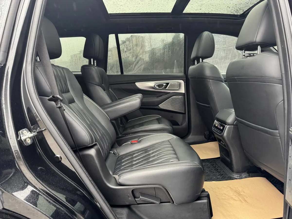 2022 GAC Trumpchi GS8 2.0T 252HP L4 8AT,autocango,china used car exporter,china ev exporter,chinese used car exporter,chinese used ev exporter