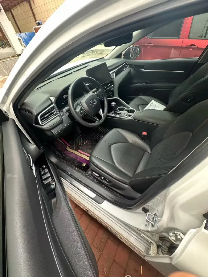 2023 Toyota Camry 2.5L 207HP L4 8AT,autocango,china used car exporter,china ev exporter,chinese used car exporter,chinese used ev exporter