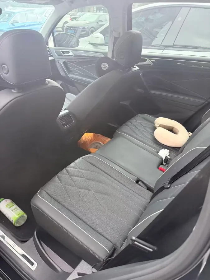 2024 Volkswagen Tiguan L 2.0T 186HP L4 7DCT,autocango,china used car exporter,china ev exporter,chinese used car exporter,chinese used ev exporter