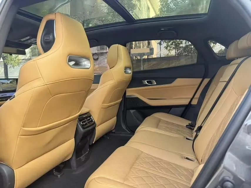 2021 ChangAn UNI-K 2.0T 233HP L4 8AT,autocango,china used car exporter,china ev exporter,chinese used car exporter,chinese used ev exporter