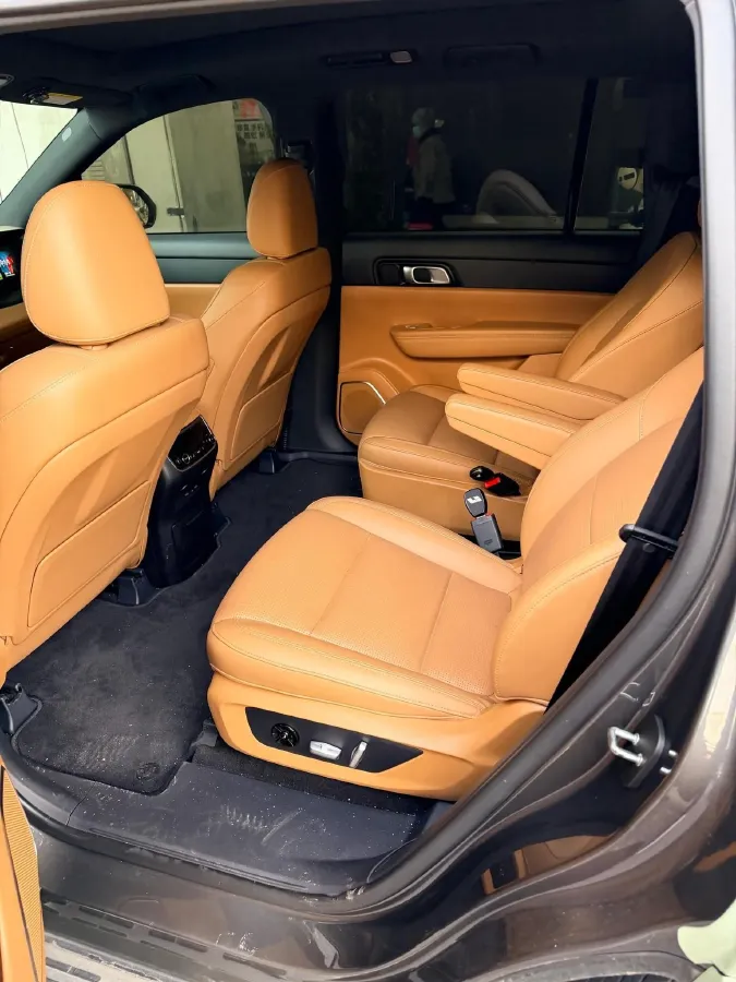 2021 Li ONE Range Extended 131HP REEV 40.5KWH,autocango,china used car exporter,china ev exporter,chinese used car exporter,chinese used ev exporter