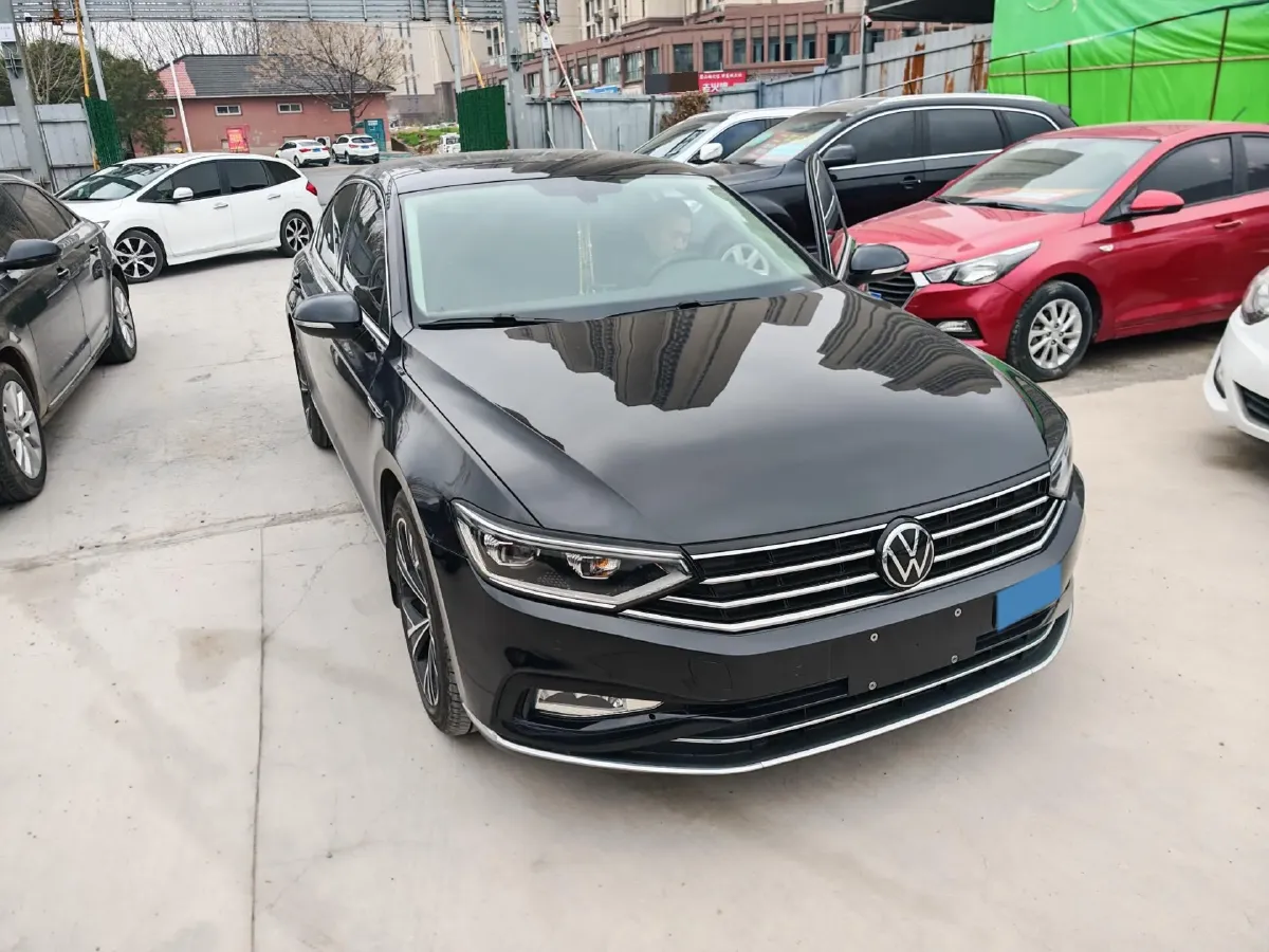 2020 Volkswagen Magotan 2.0T 186HP L4 7DCT,autocango,china used car exporter,china ev exporter,chinese used car exporter,chinese used ev exporter