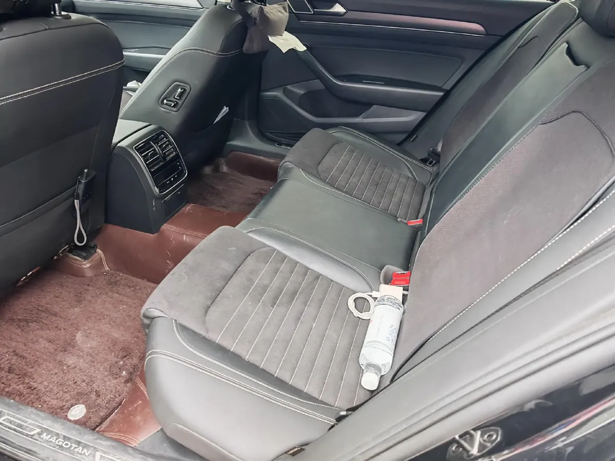 2020 Volkswagen Magotan 2.0T 186HP L4 7DCT,autocango,china used car exporter,china ev exporter,chinese used car exporter,chinese used ev exporter