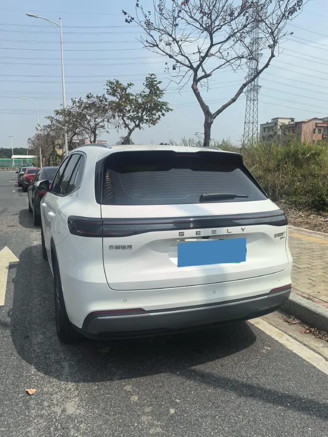 2025 LanDian E5 PLUS 1.5L 95HP L4 E-CVT PHEV 25KWH,autocango,china used car exporter,china ev exporter,chinese used car exporter,chinese used ev exporter