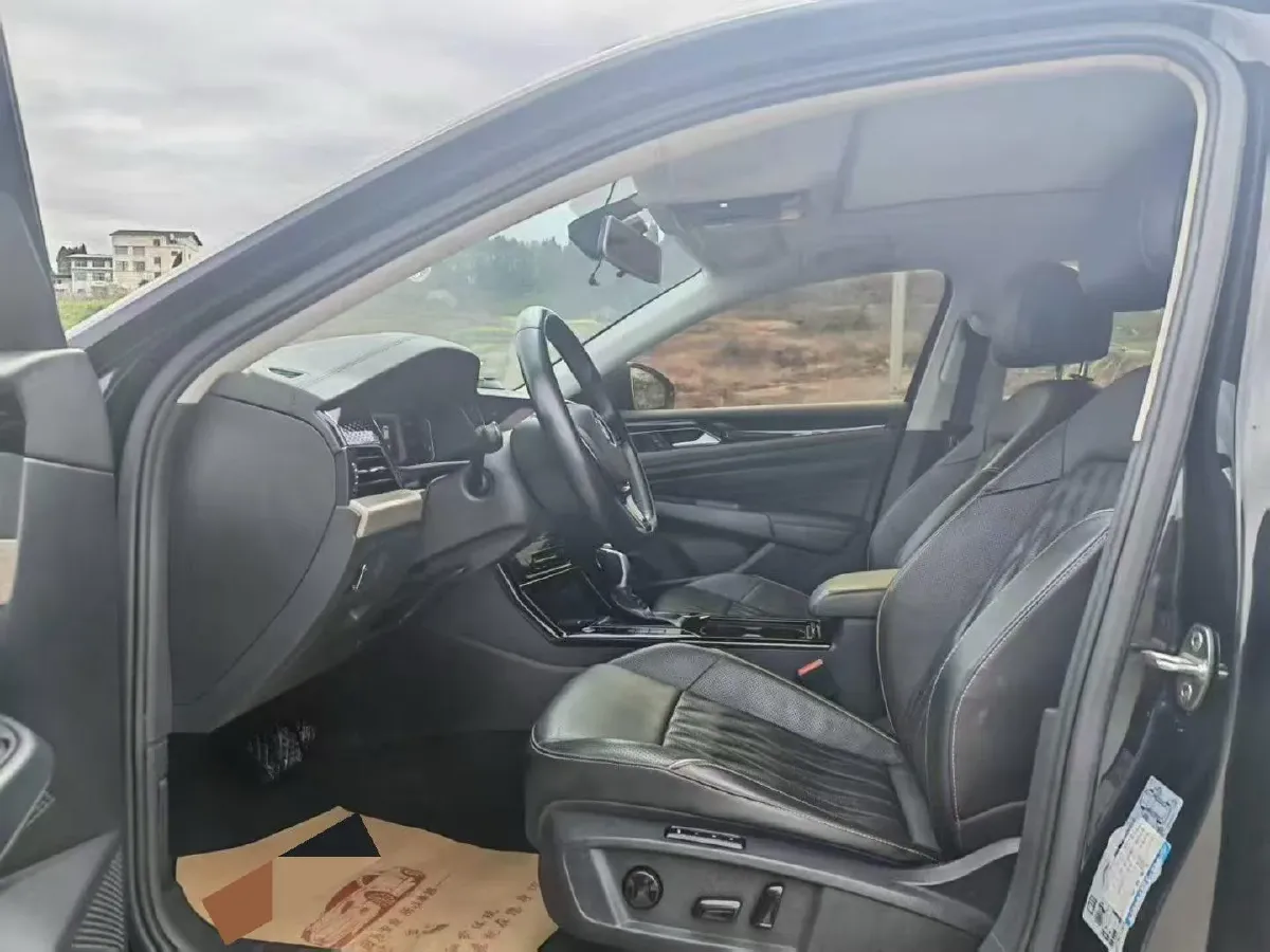 2020 Volkswagen Passat 2.0T 186HP L4 7DCT,autocango,china used car exporter,china ev exporter,chinese used car exporter,chinese used ev exporter