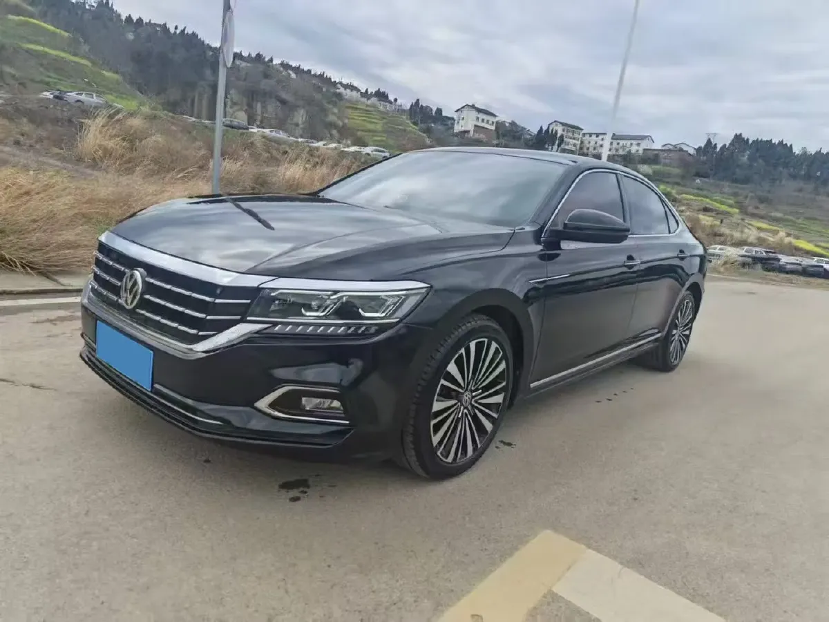 2020 Volkswagen Passat 2.0T 186HP L4 7DCT,autocango,china used car exporter,china ev exporter,chinese used car exporter,chinese used ev exporter