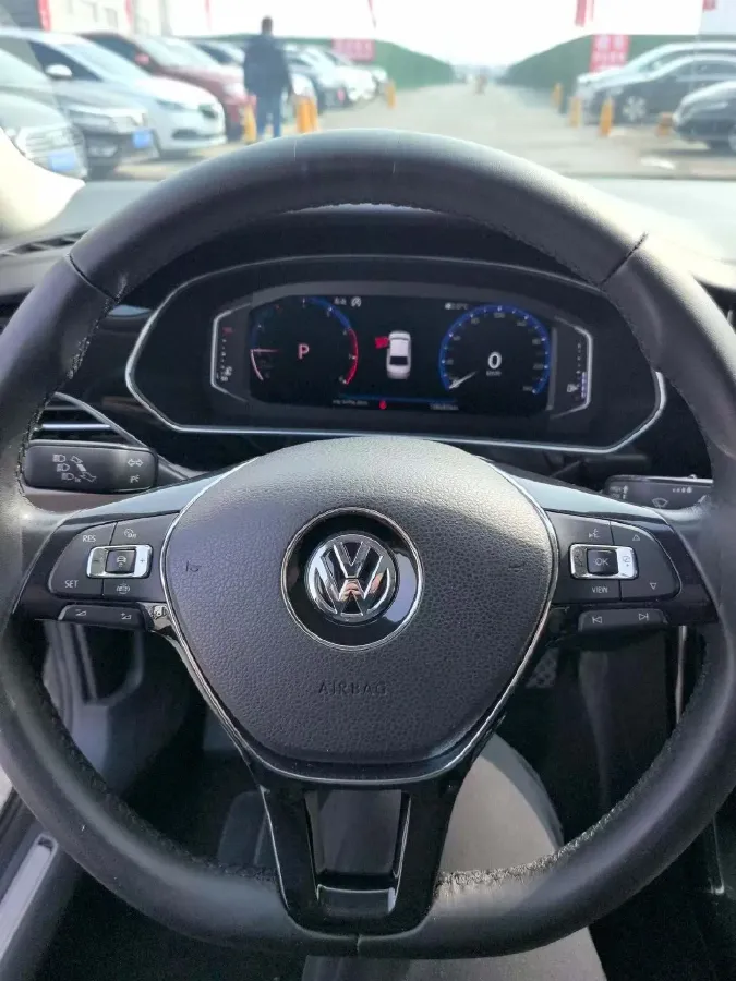 2019 Volvo V40 1.5T 152HP L4 6AT,autocango,china used car exporter,china ev exporter,chinese used car exporter,chinese used ev exporter