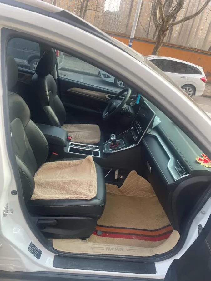 2021 Haval M6 1.5T 150HP L4 7DCT,autocango,china used car exporter,china ev exporter,chinese used car exporter,chinese used ev exporter