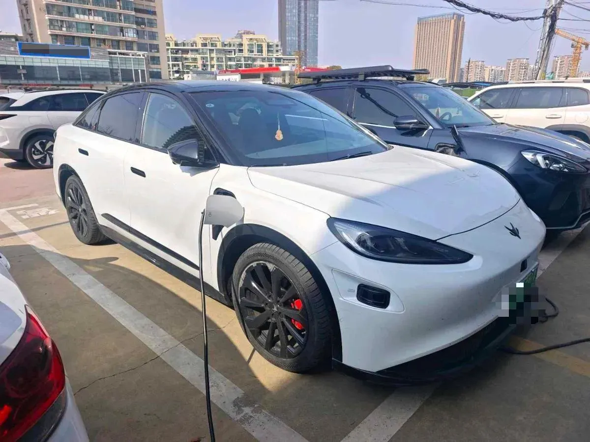 2022 ARCFOX αS BEV 74.5KWH,autocango,china used car exporter,china ev exporter,chinese used car exporter,chinese used ev exporter