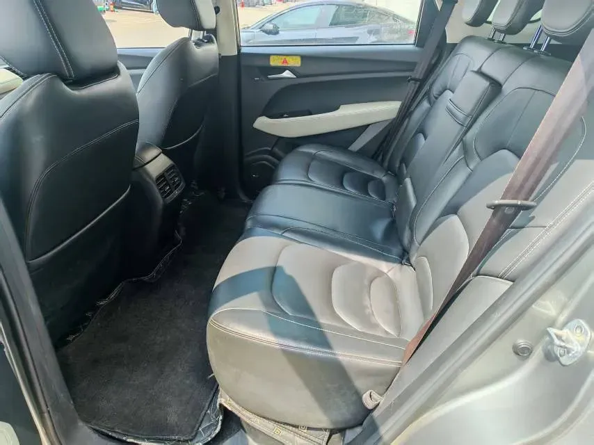 2018 BaoJun 530 1.5T 150HP L4 6MT,autocango,china used car exporter,china ev exporter,chinese used car exporter,chinese used ev exporter