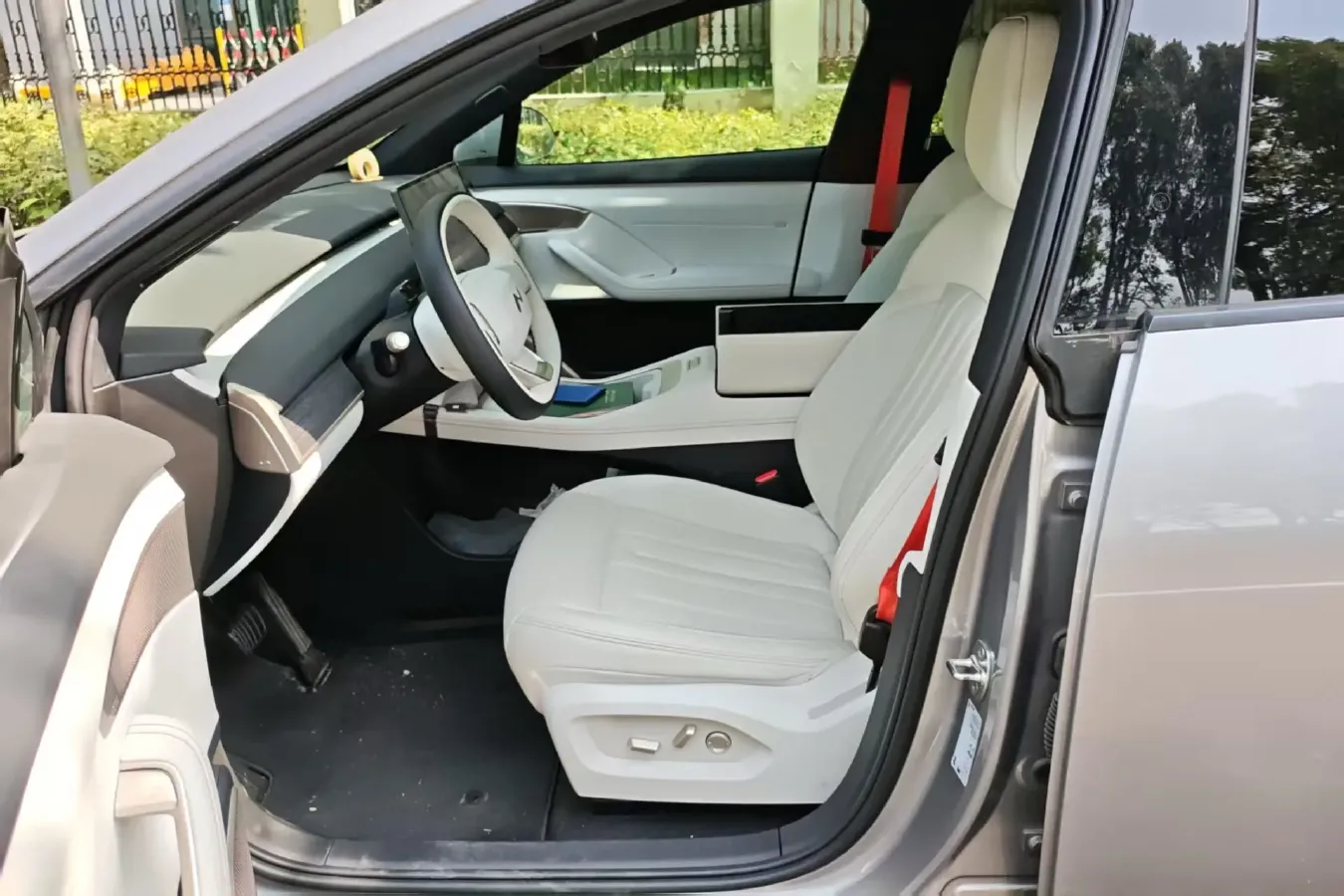 2024 IM L6 BEV 75KWH,autocango,china used car exporter,china ev exporter,chinese used car exporter,chinese used ev exporter