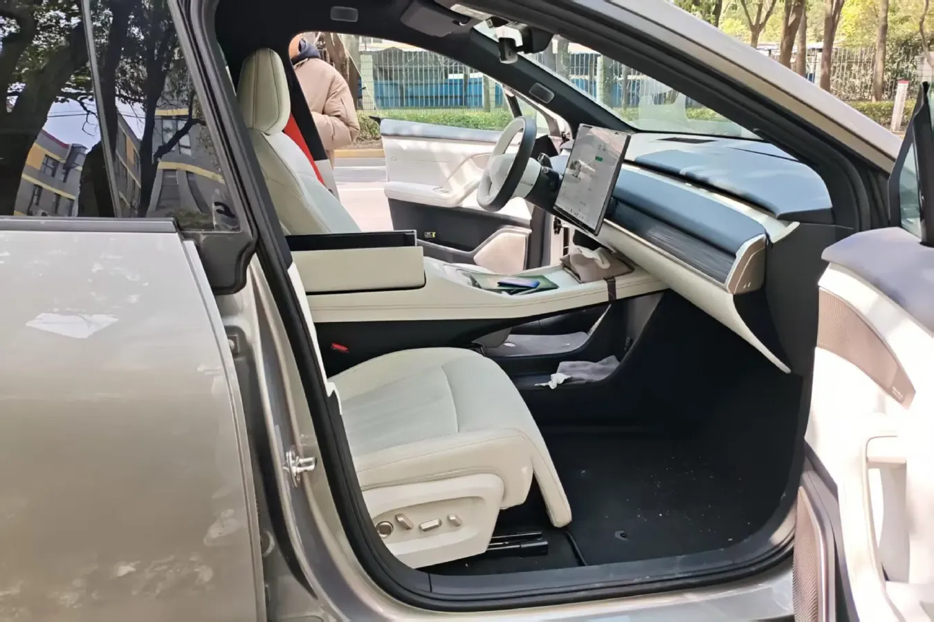 2024 IM L6 BEV 75KWH,autocango,china used car exporter,china ev exporter,chinese used car exporter,chinese used ev exporter