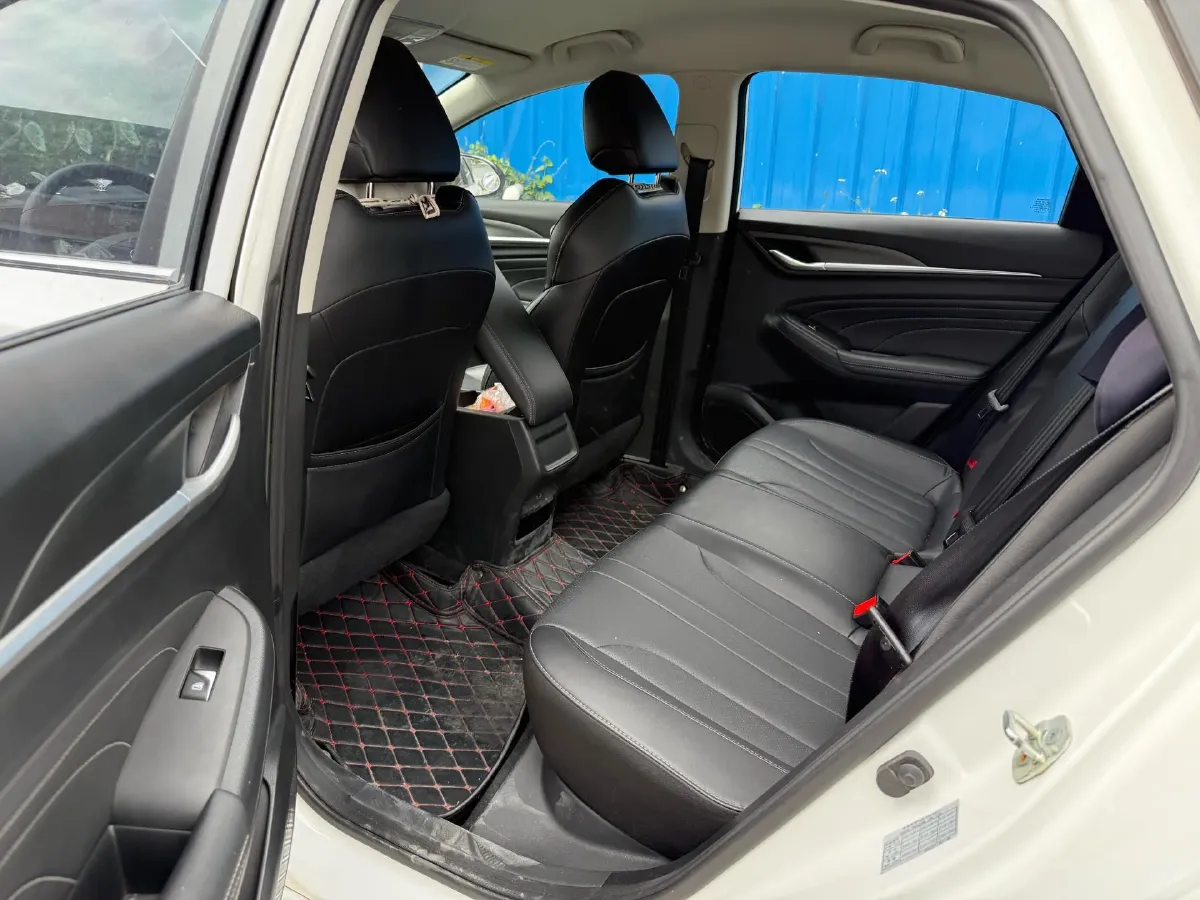 2021 ChangAn Eado 1.6L 128HP L4 5MT,autocango,china used car exporter,china ev exporter,chinese used car exporter,chinese used ev exporter