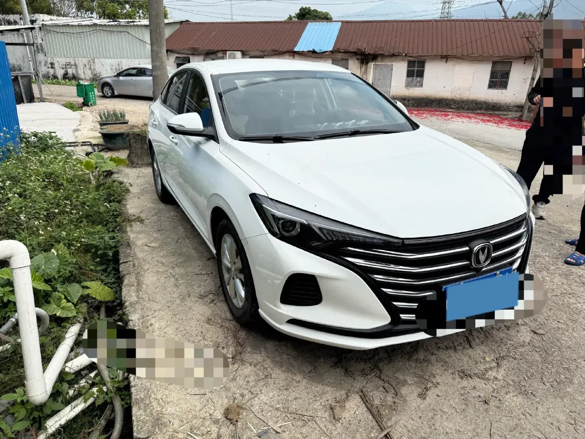 2021 ChangAn Eado 1.6L 128HP L4 5MT,autocango,china used car exporter,china ev exporter,chinese used car exporter,chinese used ev exporter