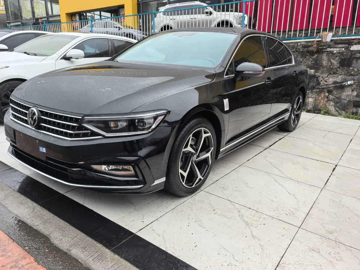 2024 Volkswagen Magotan 1.4T 150HP L4 7DCT,autocango,china used car exporter,china ev exporter,chinese used car exporter,chinese used ev exporter