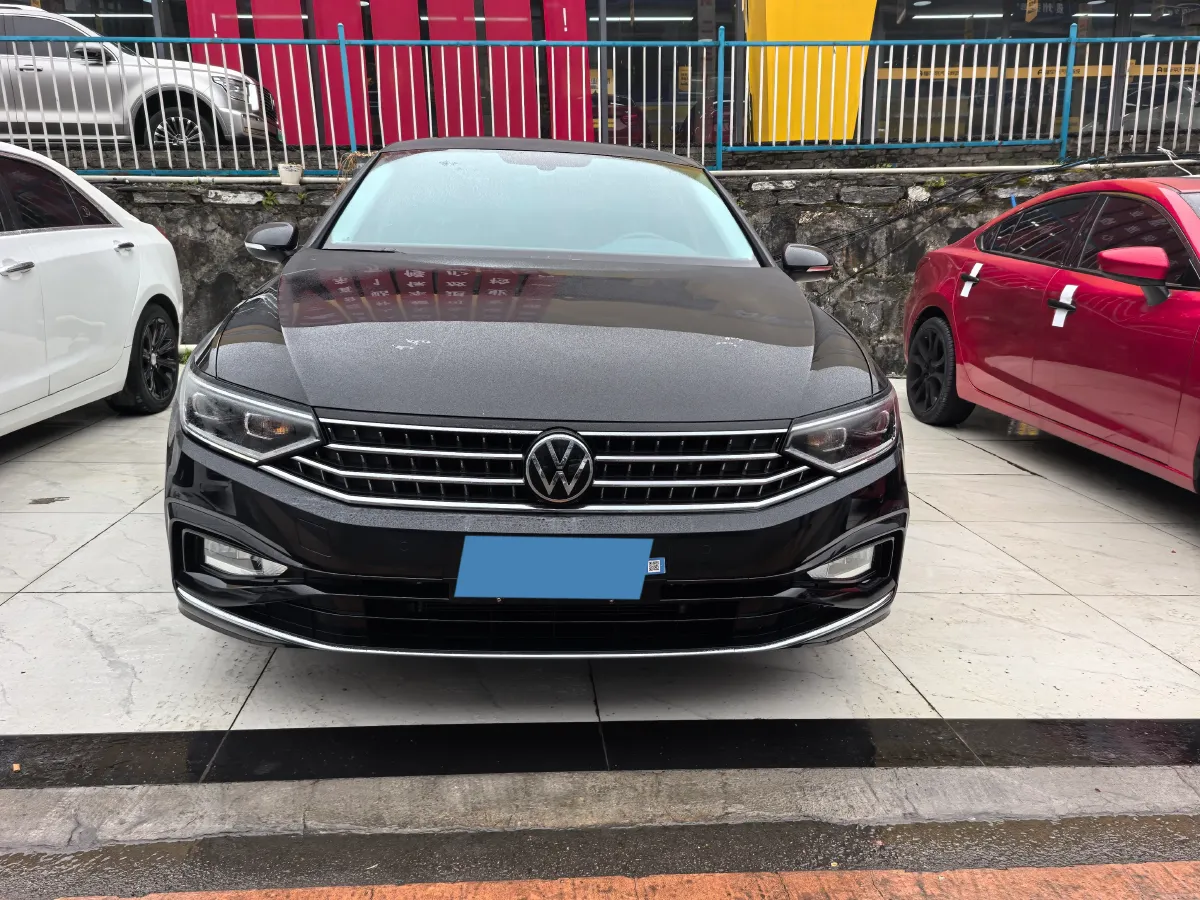 2024 Volkswagen Magotan 1.4T 150HP L4 7DCT,autocango,china used car exporter,china ev exporter,chinese used car exporter,chinese used ev exporter