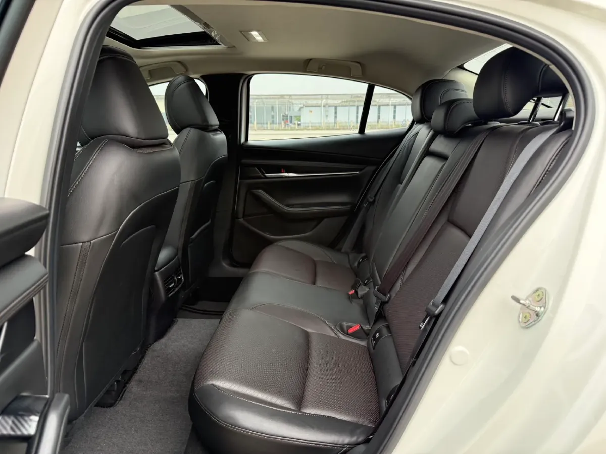 2021 Mazda 3 Axela 2.0L 158HP L4 6AT,autocango,china used car exporter,china ev exporter,chinese used car exporter,chinese used ev exporter