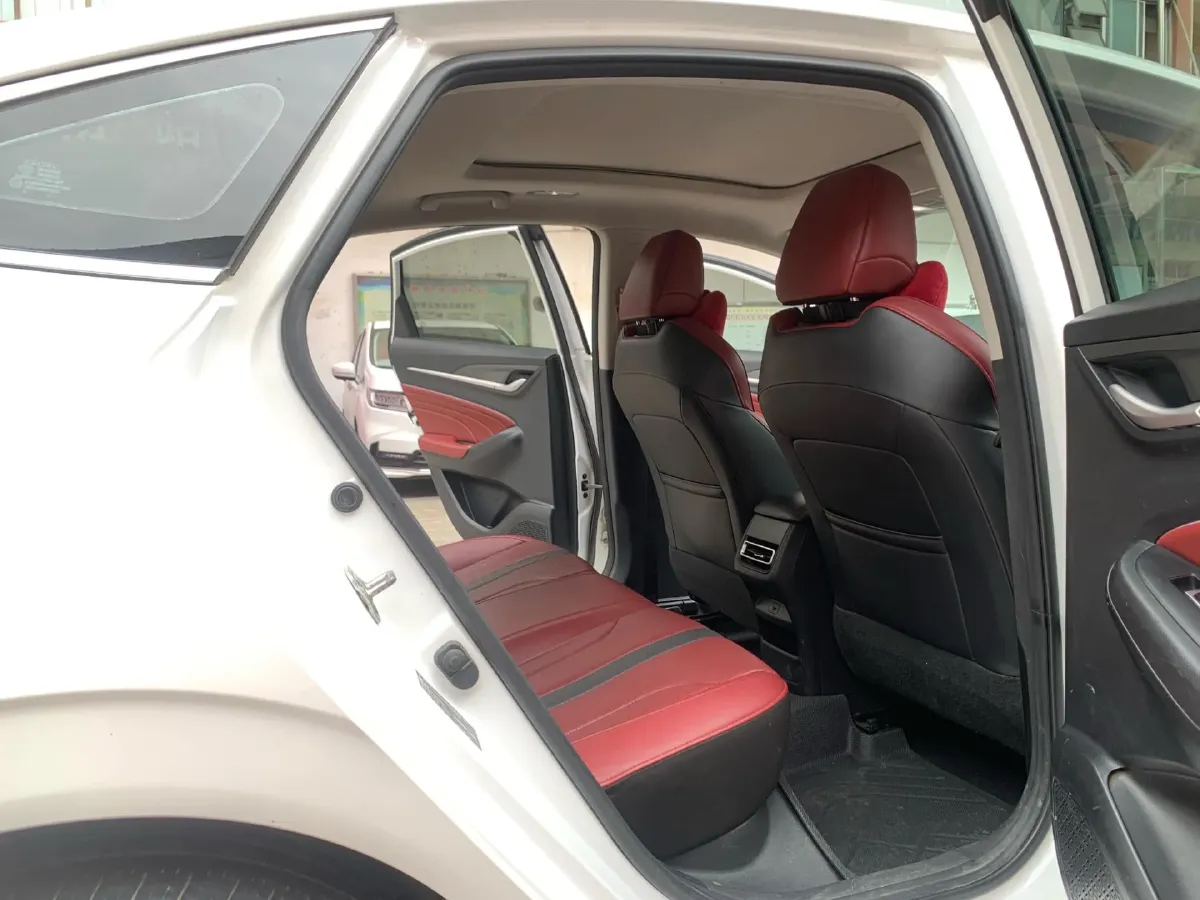 2021 ChangAn Eado 1.4T 160HP L4 7DCT,autocango,china used car exporter,china ev exporter,chinese used car exporter,chinese used ev exporter