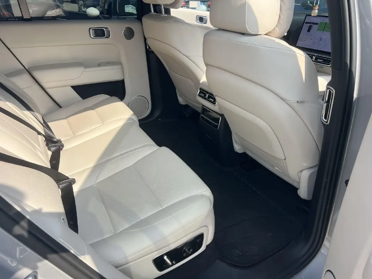 2023 Li L7 Range Extended 154HP REEV 40.9KWH,autocango,china used car exporter,china ev exporter,chinese used car exporter,chinese used ev exporter