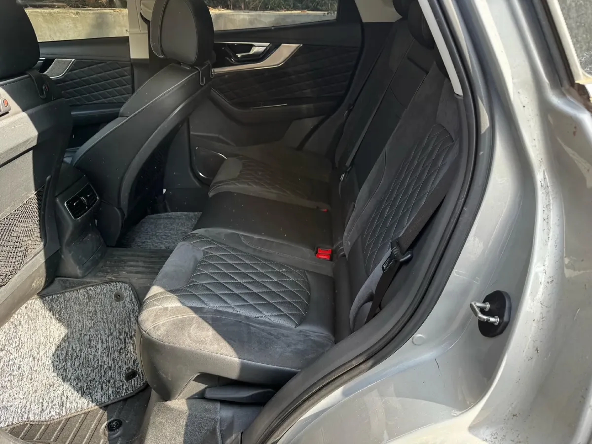 2019 HongQi HS5 2.0T 224HP L4 6AT,autocango,china used car exporter,china ev exporter,chinese used car exporter,chinese used ev exporter