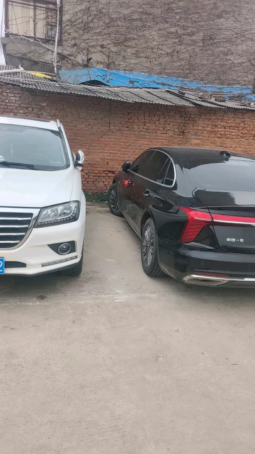 2023 HongQi H5 2.0T 224HP L4 8AT,autocango,china used car exporter,china ev exporter,chinese used car exporter,chinese used ev exporter