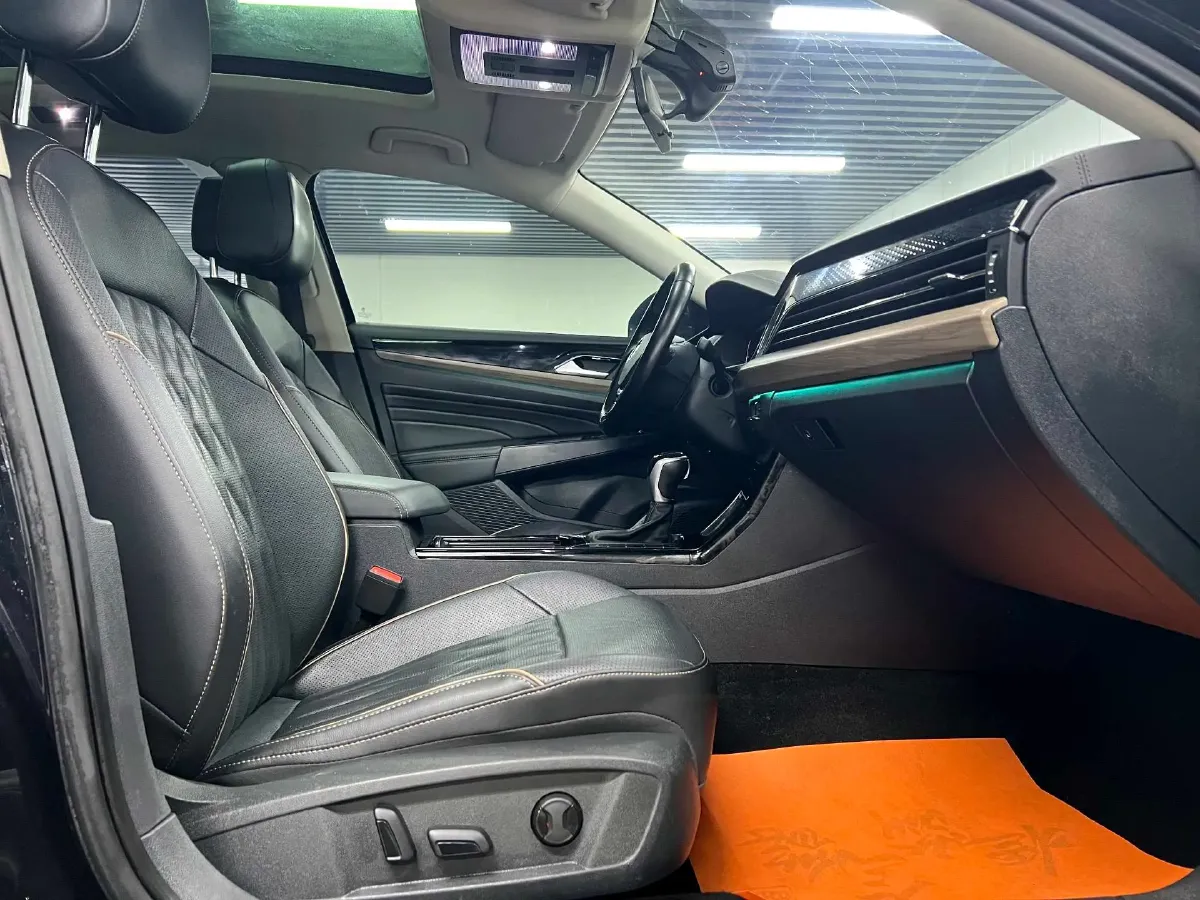 2021 Volkswagen Passat 2.0T 186HP L4 7DCT,autocango,china used car exporter,china ev exporter,chinese used car exporter,chinese used ev exporter