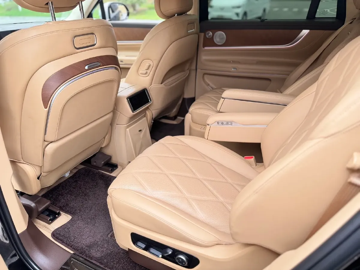 2025 AITO AITO M9 REEV 160HP REEV 52KWH,autocango,china used car exporter,china ev exporter,chinese used car exporter,chinese used ev exporter