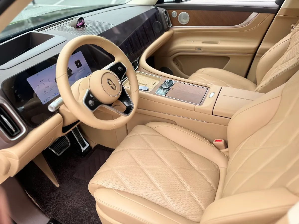 2025 AITO AITO M9 REEV 160HP REEV 52KWH,autocango,china used car exporter,china ev exporter,chinese used car exporter,chinese used ev exporter