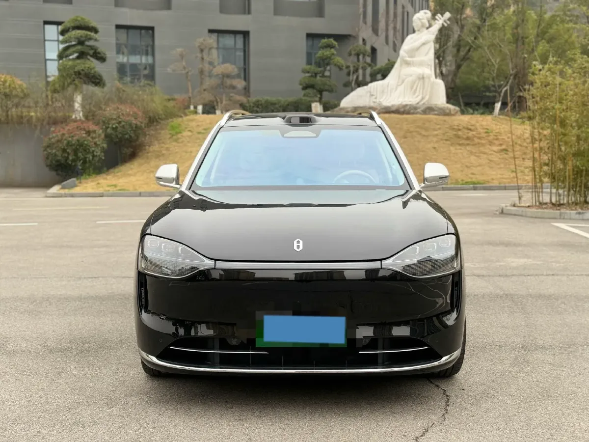 2025 AITO AITO M9 REEV 160HP REEV 52KWH,autocango,china used car exporter,china ev exporter,chinese used car exporter,chinese used ev exporter