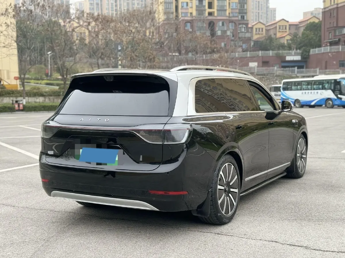 2025 AITO AITO M9 REEV 160HP REEV 52KWH,autocango,china used car exporter,china ev exporter,chinese used car exporter,chinese used ev exporter