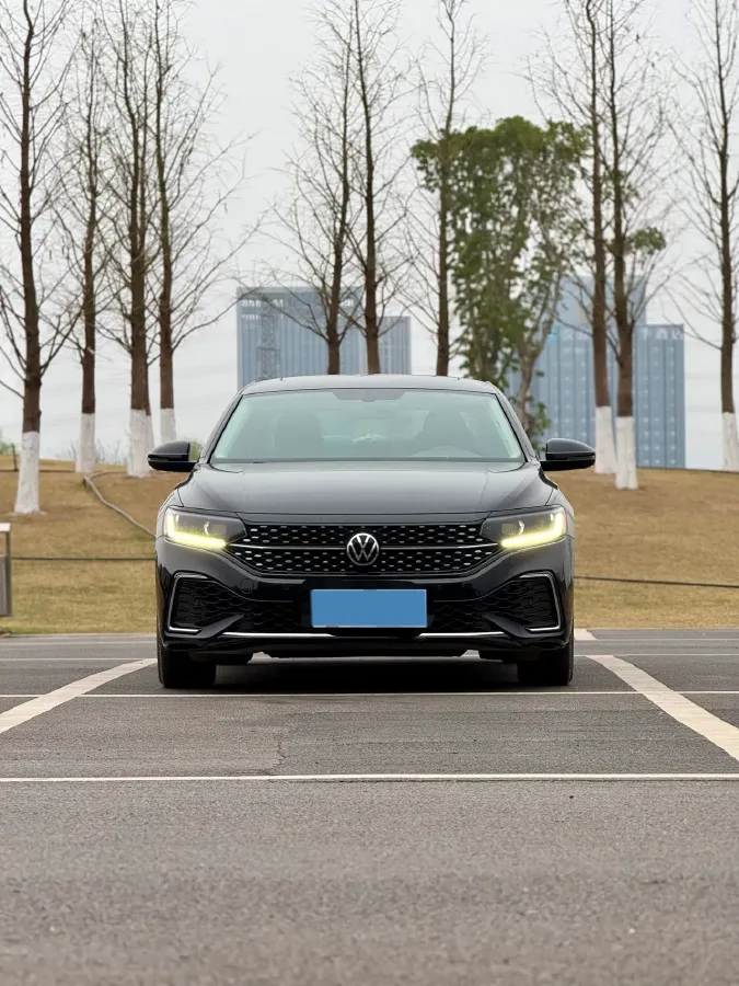 2023 Volkswagen Passat 2.0T 186HP L4 7DCT,autocango,china used car exporter,china ev exporter,chinese used car exporter,chinese used ev exporter