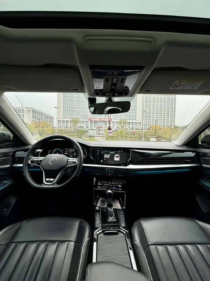 2023 Volkswagen Passat 2.0T 186HP L4 7DCT,autocango,china used car exporter,china ev exporter,chinese used car exporter,chinese used ev exporter